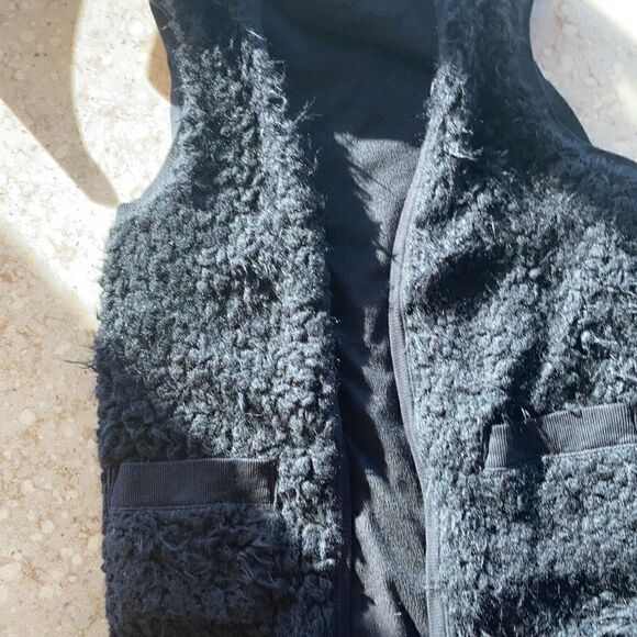 Kenzie sleeveless vest with fleece lining faux fur pockets oversized SM Black - Picture 9 of 16